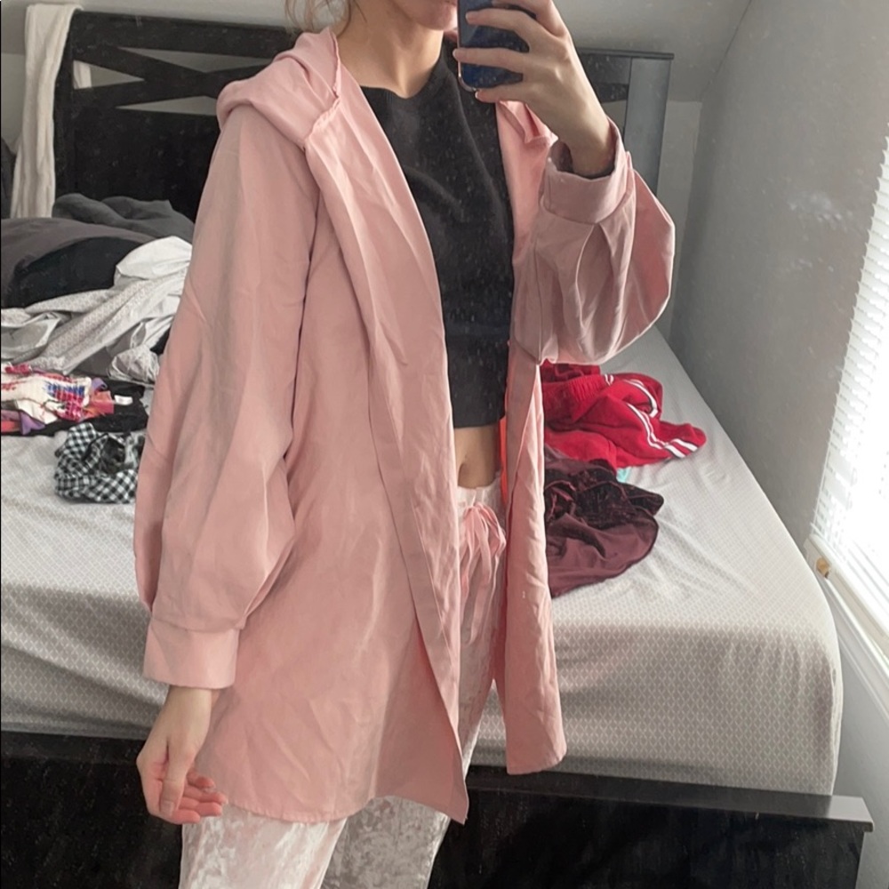 Cute coat (comes with belt)